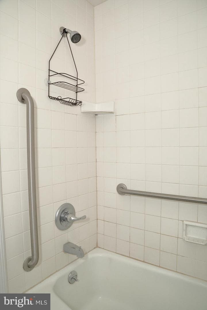 611 E College Avenue photo 35