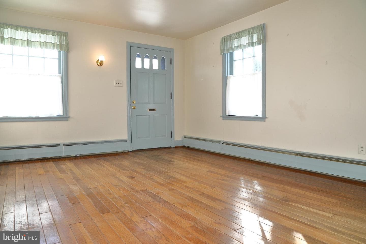 611 E College Avenue photo 8