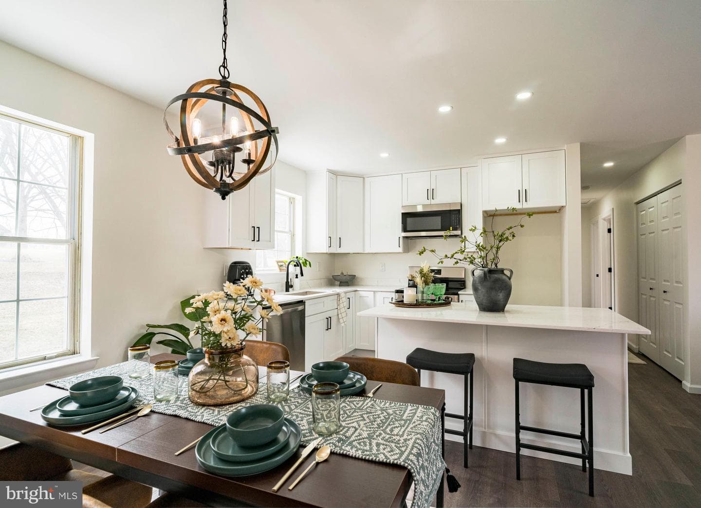 151 Nicholas Road photo 3
