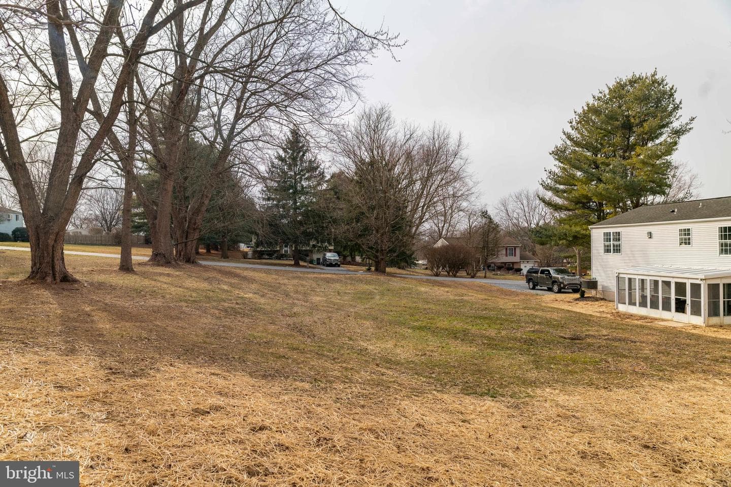 151 Nicholas Road photo 59