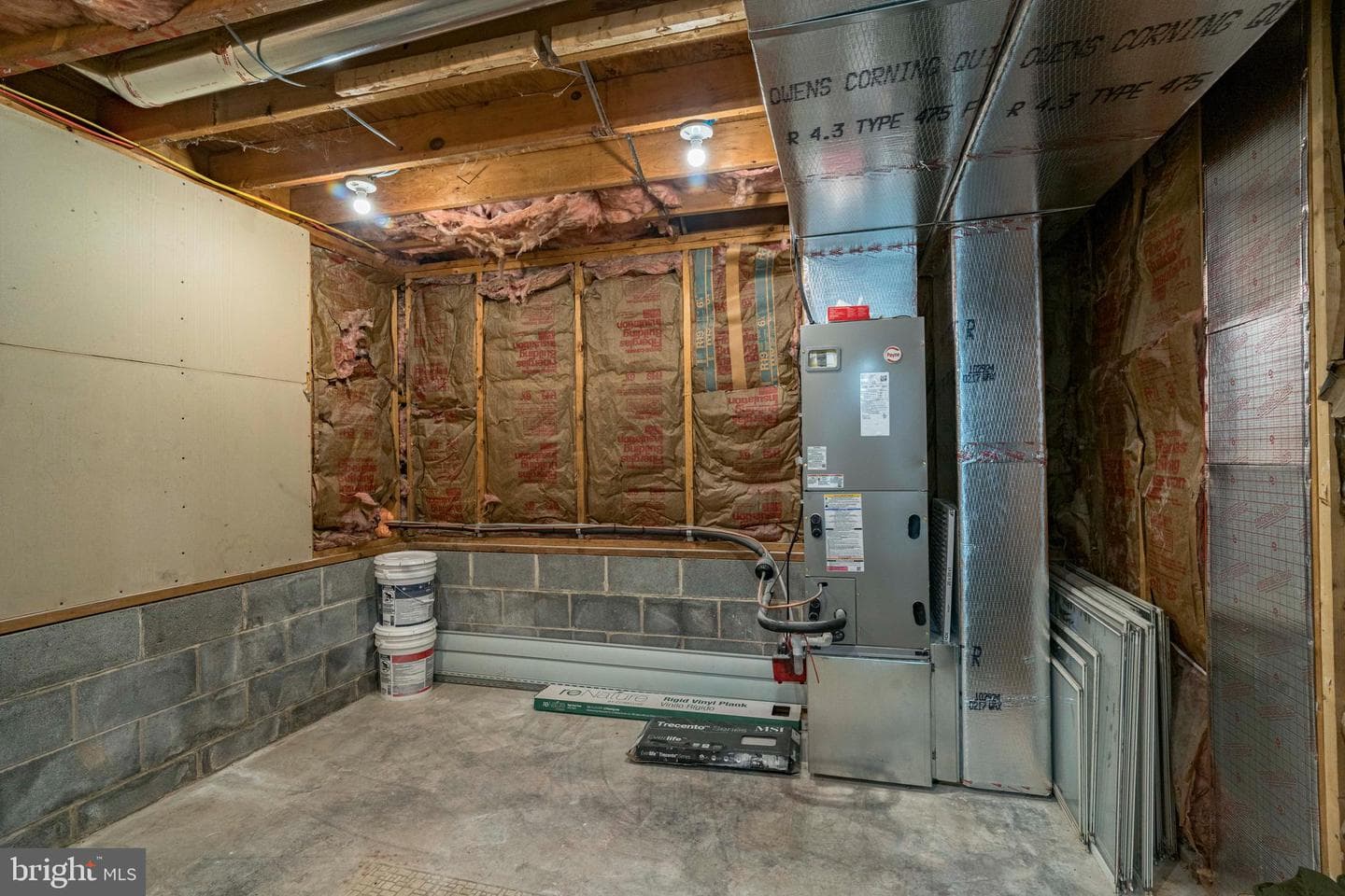 151 Nicholas Road photo 63