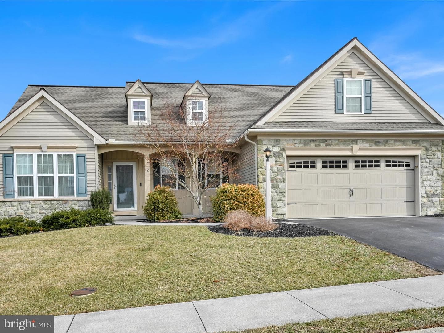 16 Summerlyn Drive