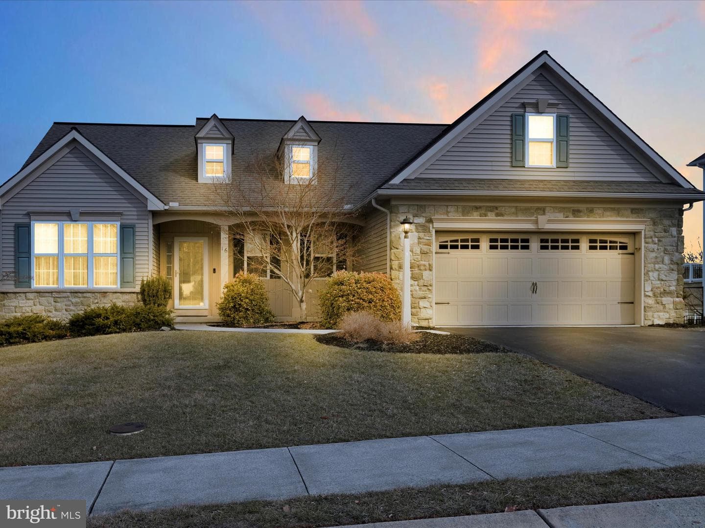 16 Summerlyn Drive photo 2
