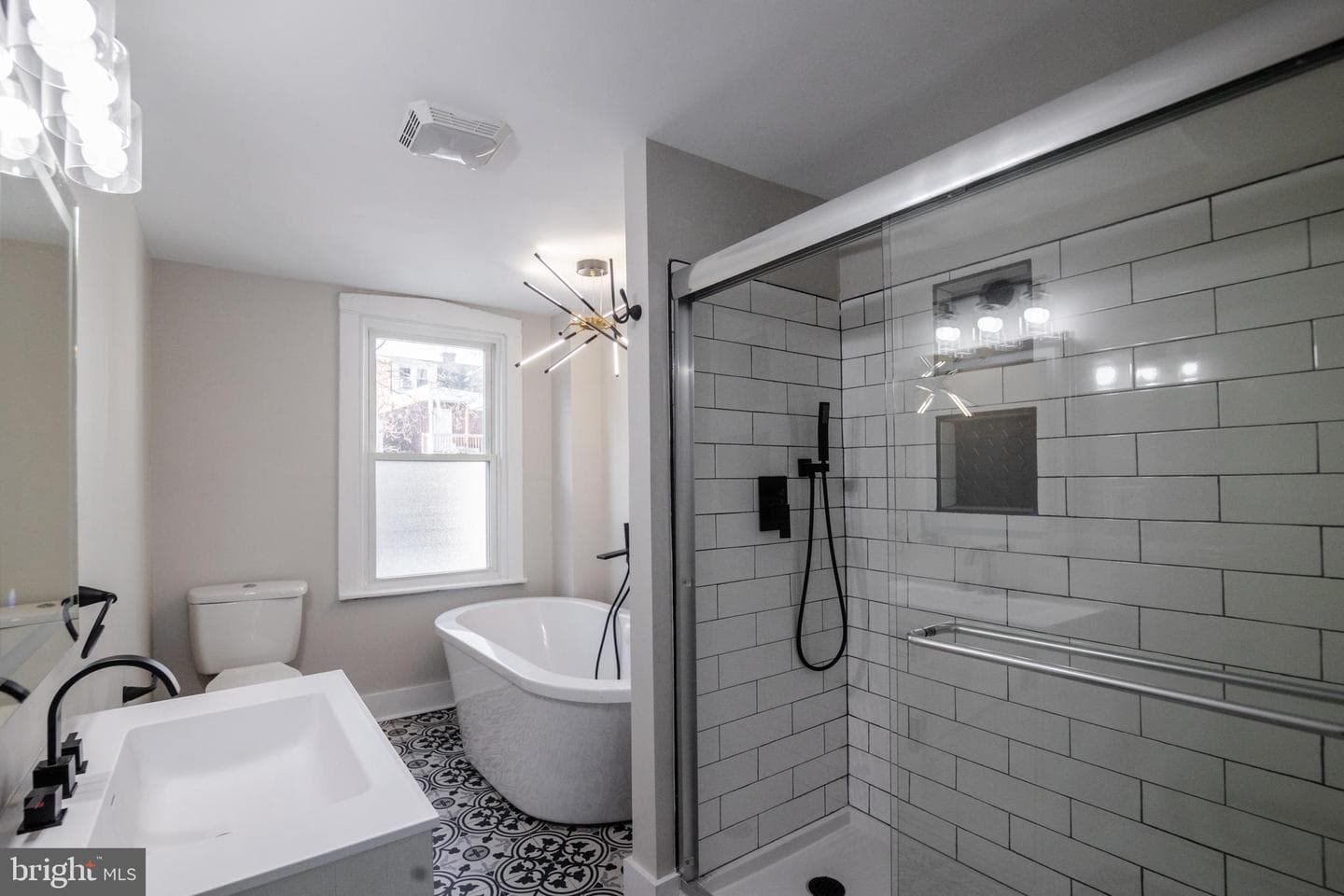 453 Saint Joseph Street photo 23