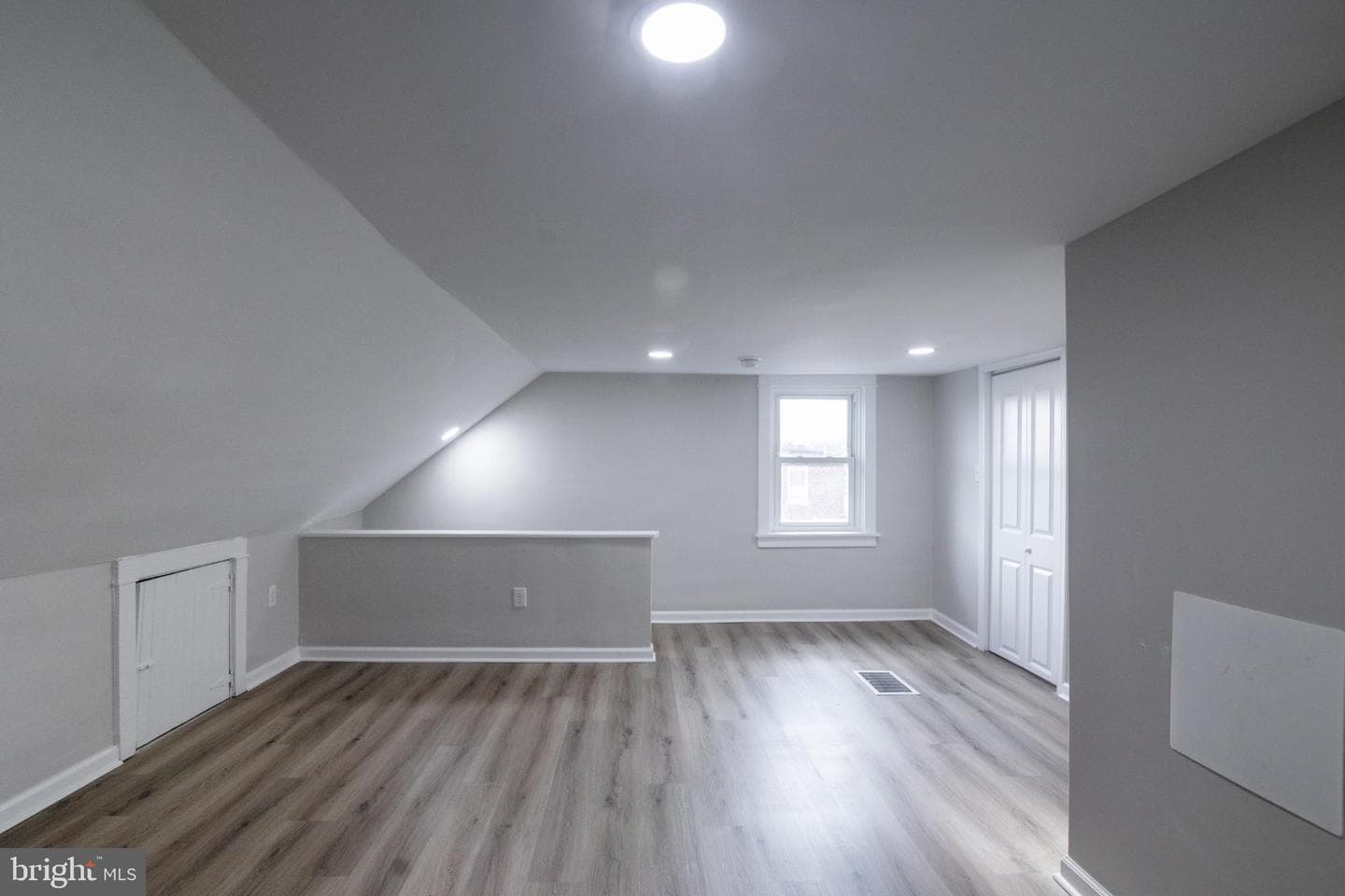 453 Saint Joseph Street photo 27