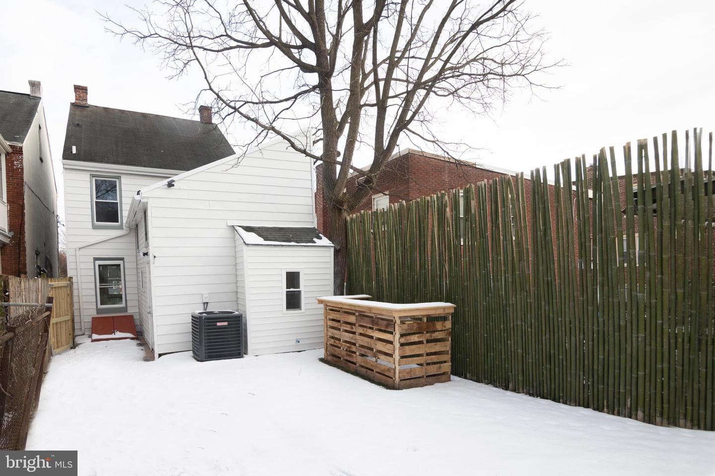 453 Saint Joseph Street photo 31