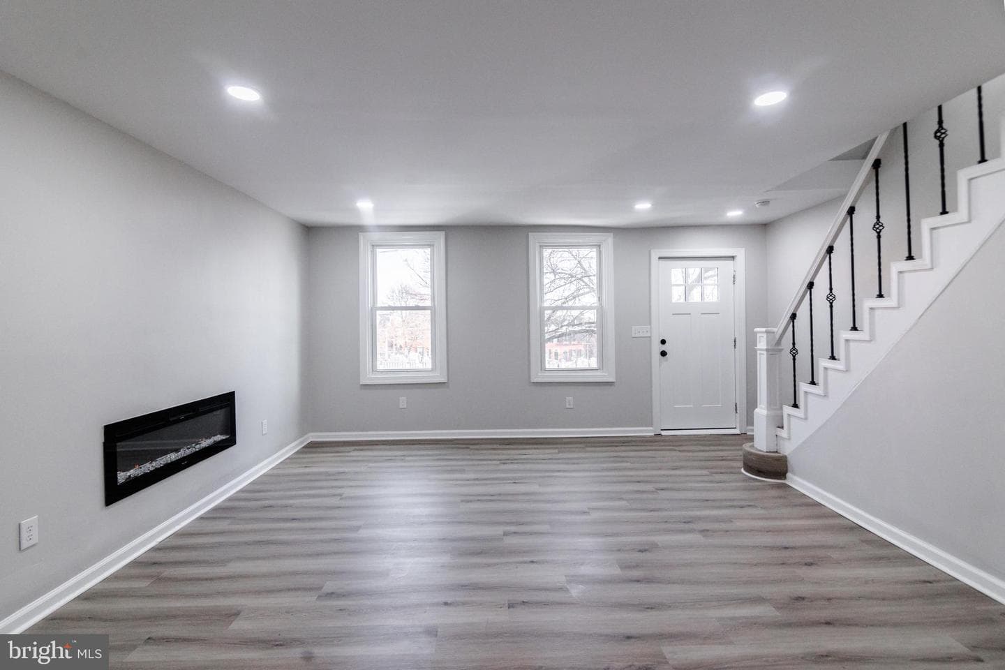 453 Saint Joseph Street photo 5