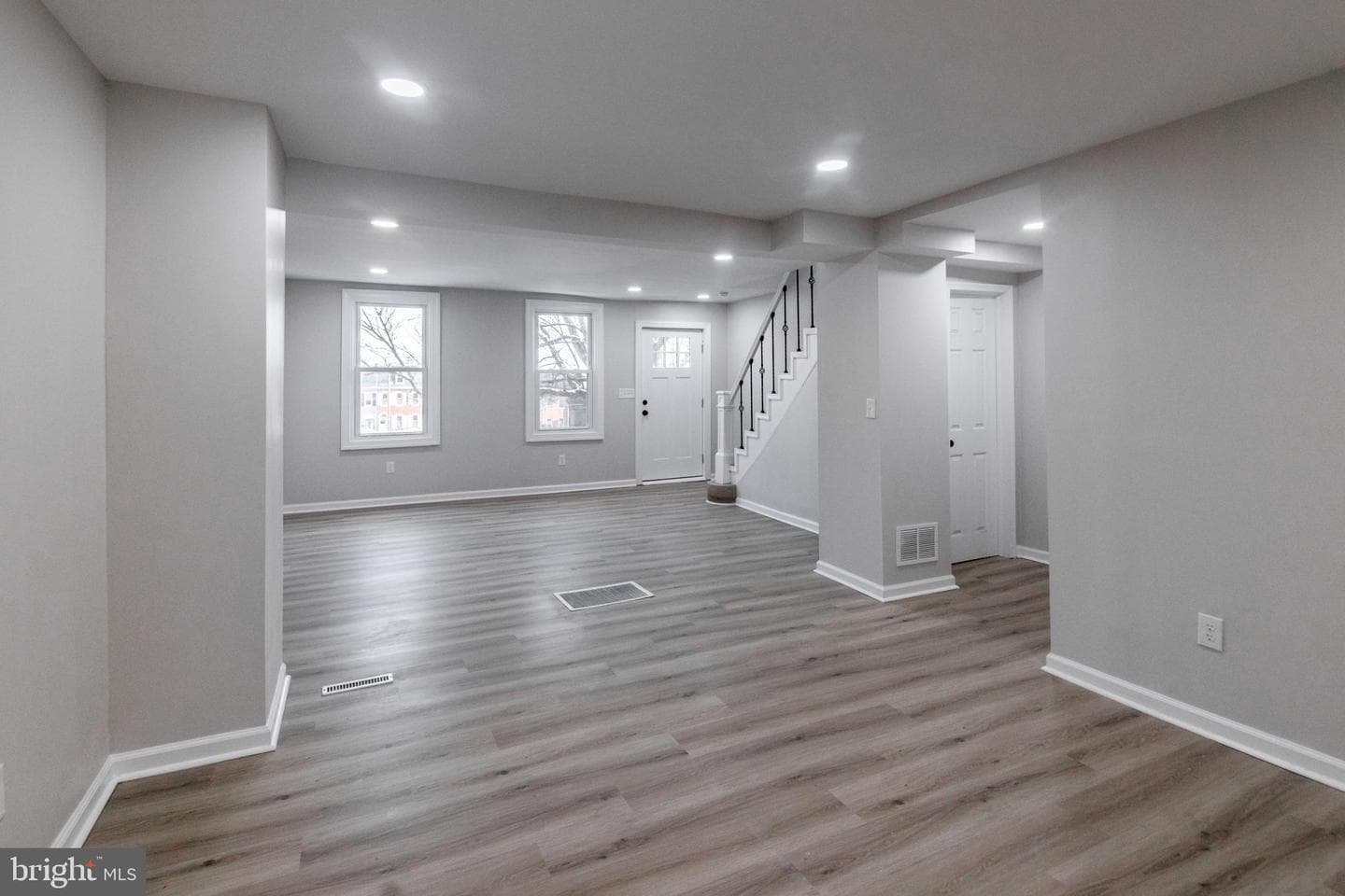453 Saint Joseph Street photo 6
