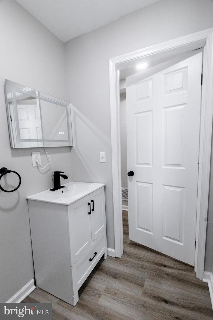 453 Saint Joseph Street photo 8