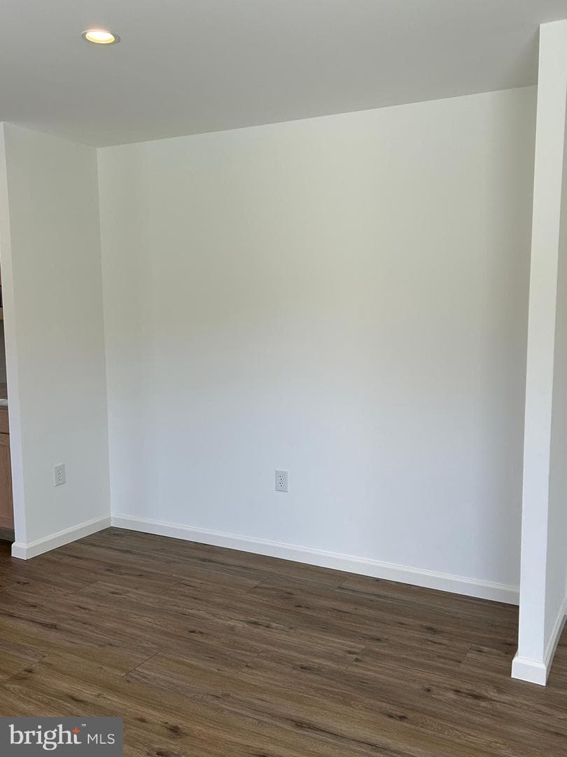 410 Eastwood Lane photo 10
