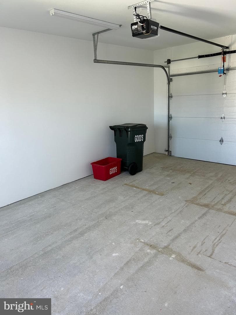 410 Eastwood Lane photo 23