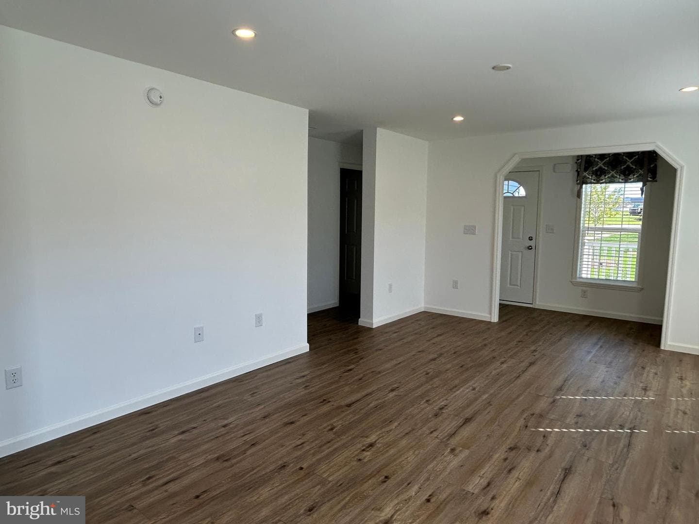410 Eastwood Lane photo 5
