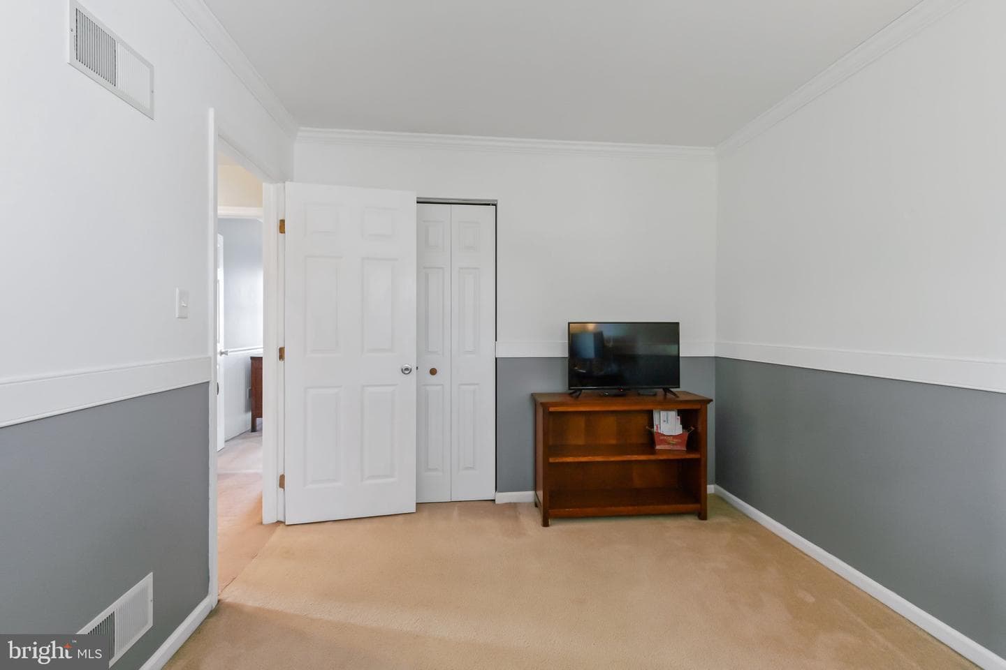 247 Huntington Drive photo 28