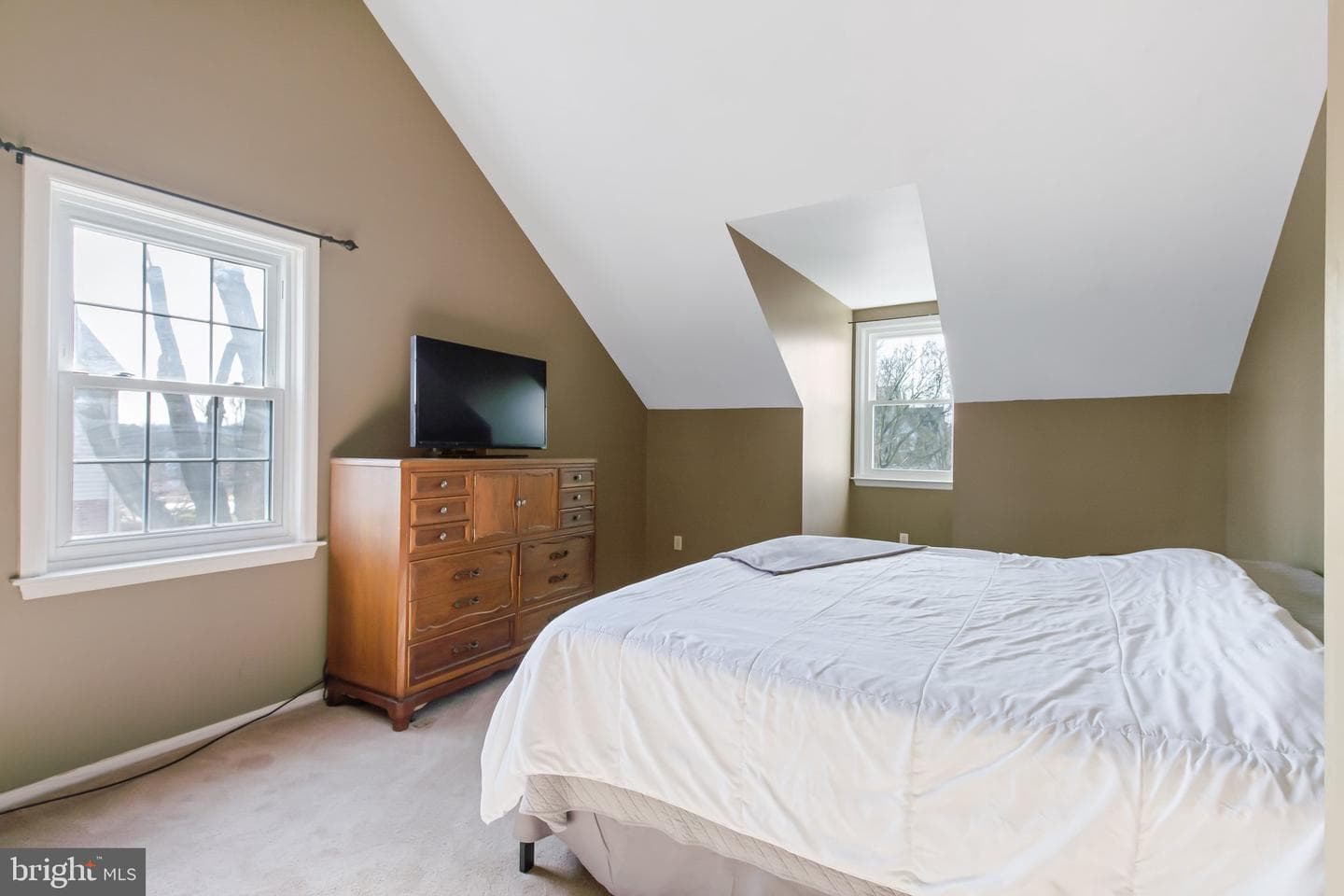247 Huntington Drive photo 29