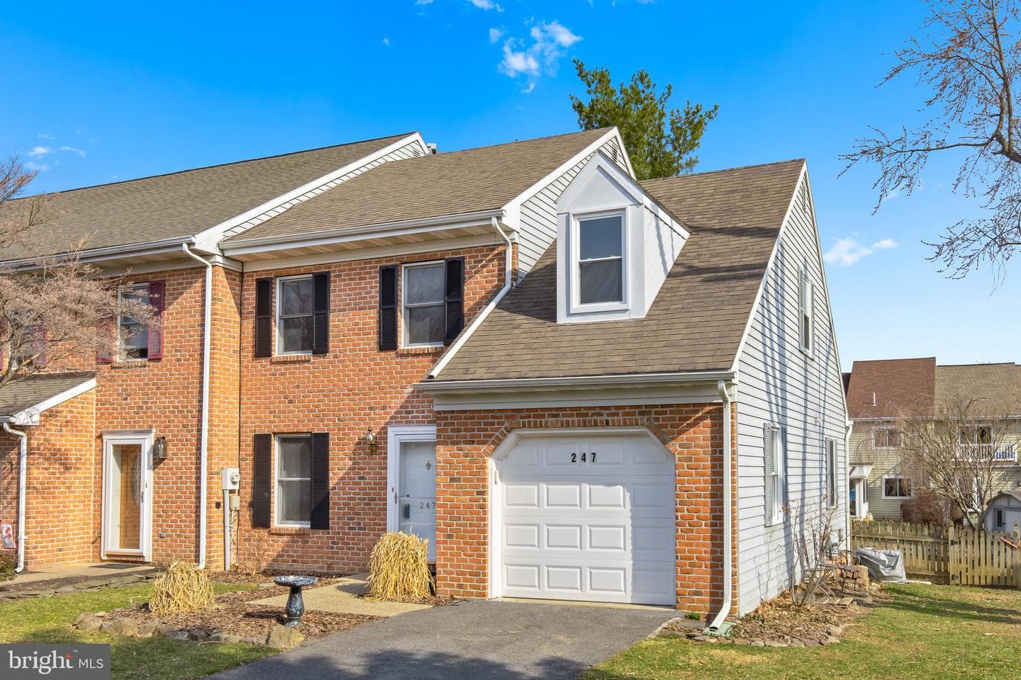 247 Huntington Drive photo 3