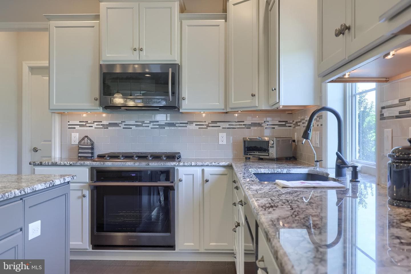 429 E Delp Road photo 18