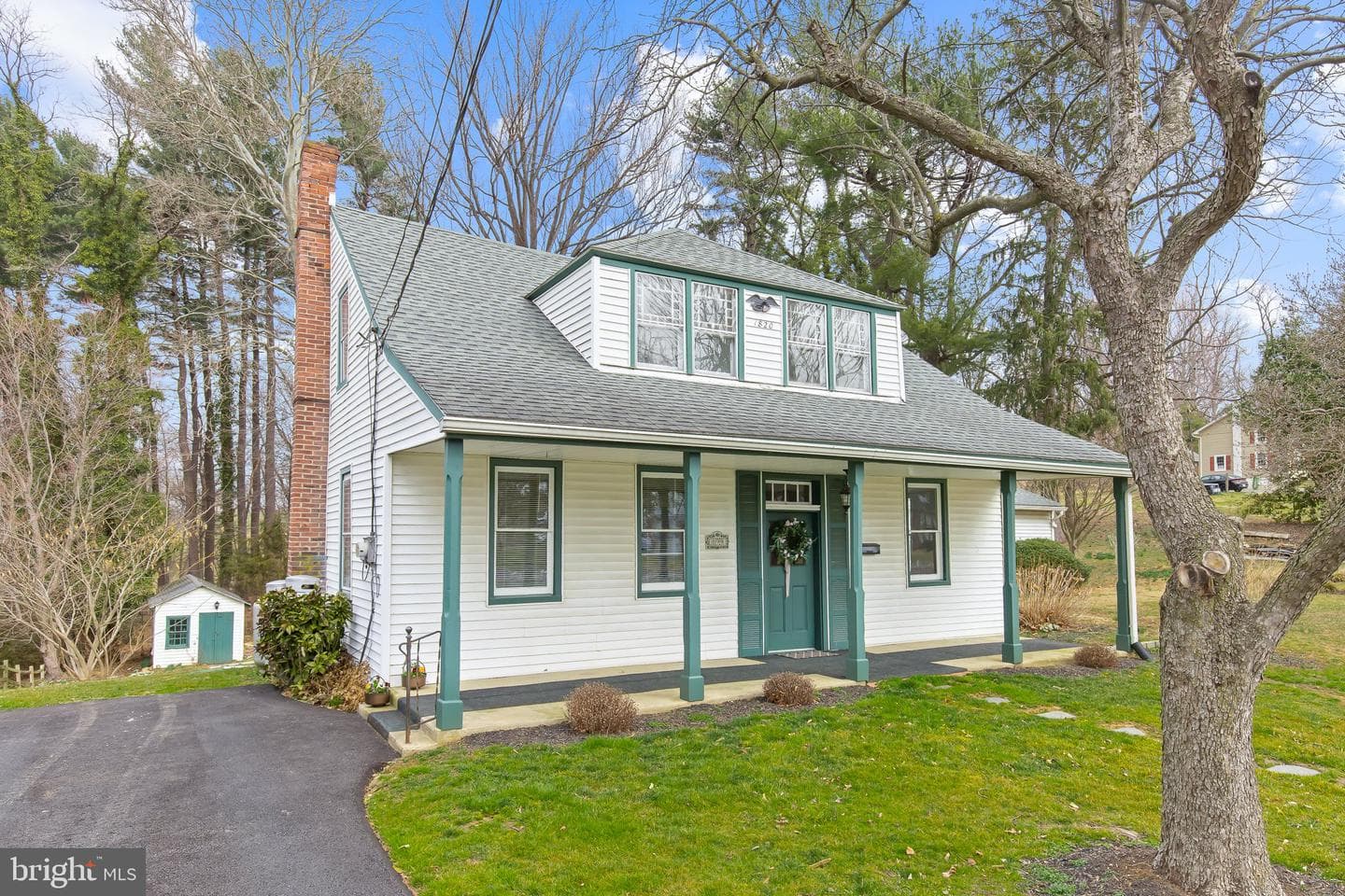 899 Winter Hill Road photo 2