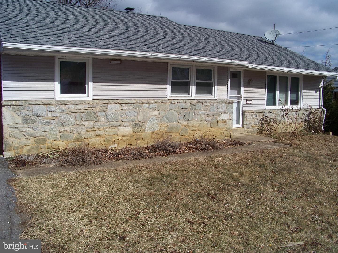 1613 Magnolia Drive photo 3