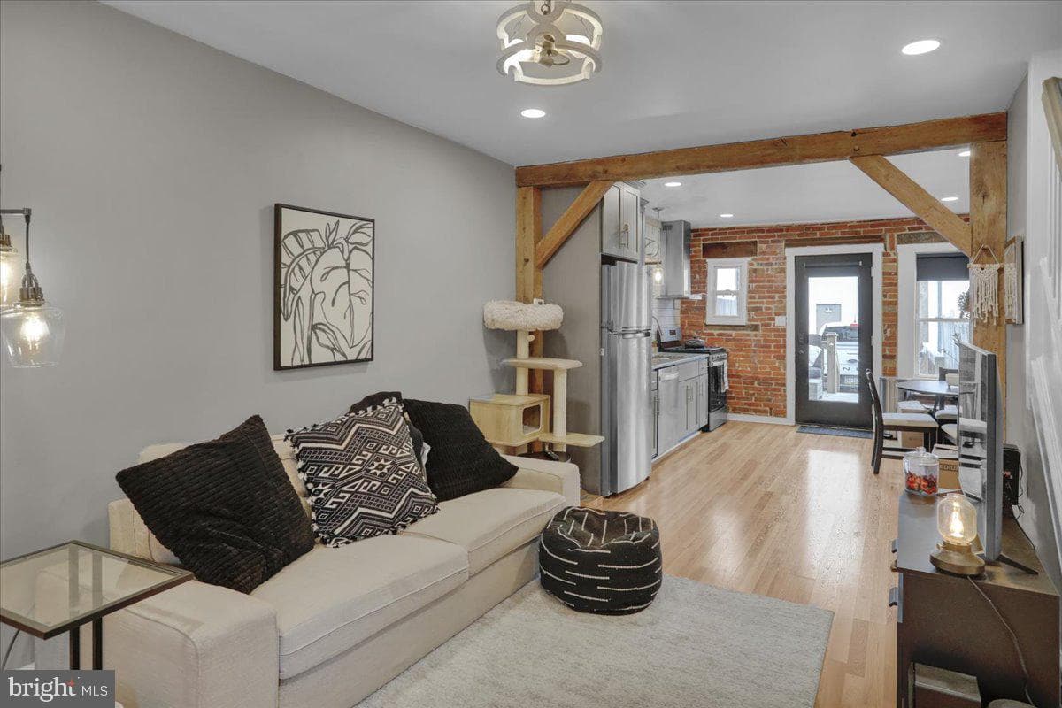 632 New Holland Avenue photo 4