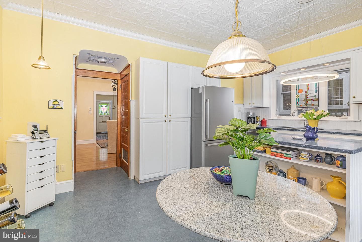 825 W Walnut Street photo 10
