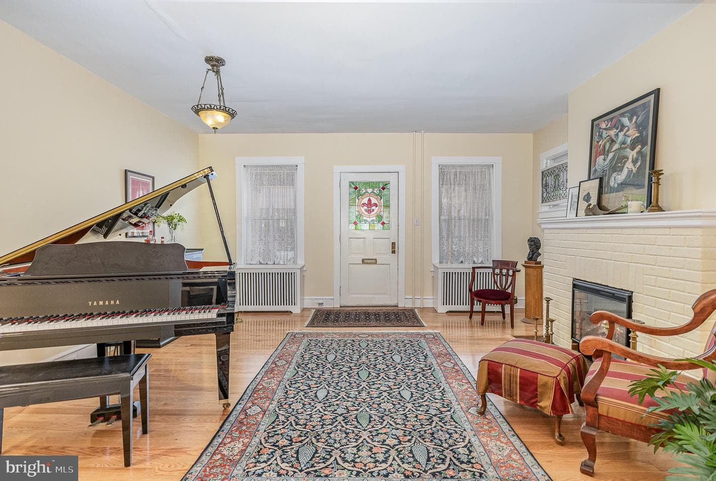 825 W Walnut Street photo 4