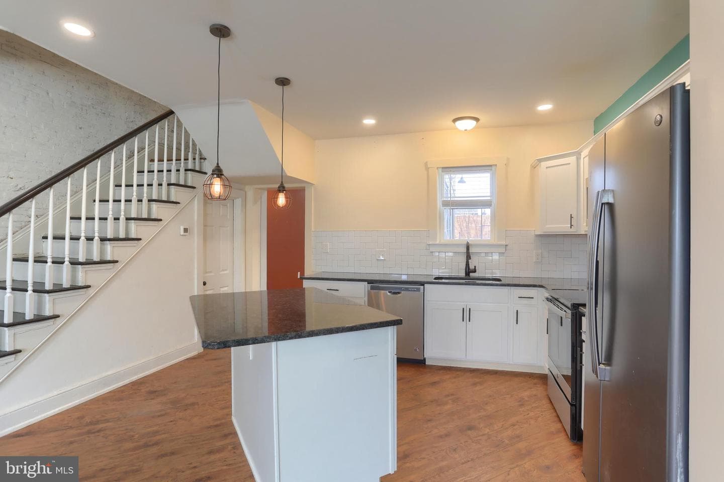 221 W Vine Street photo 10