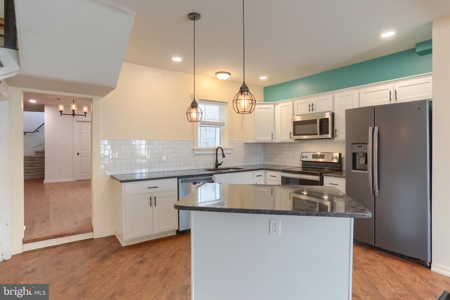 221 W Vine Street photo 11