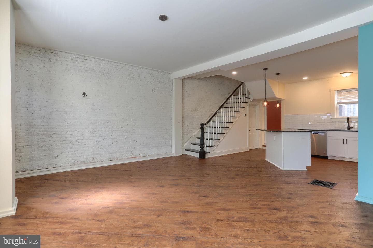221 W Vine Street photo 12