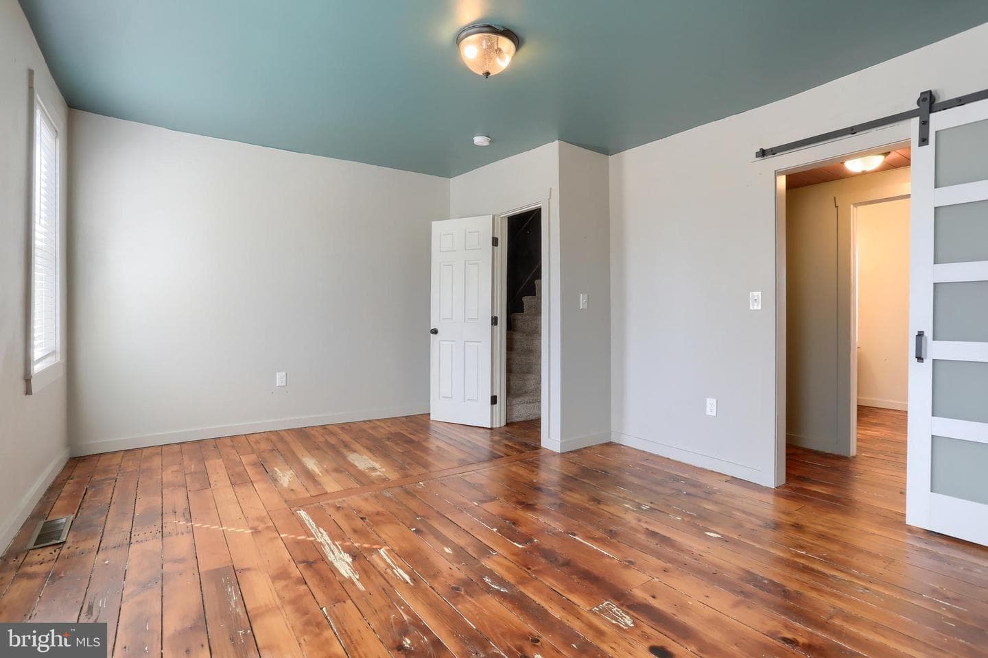 221 W Vine Street photo 17
