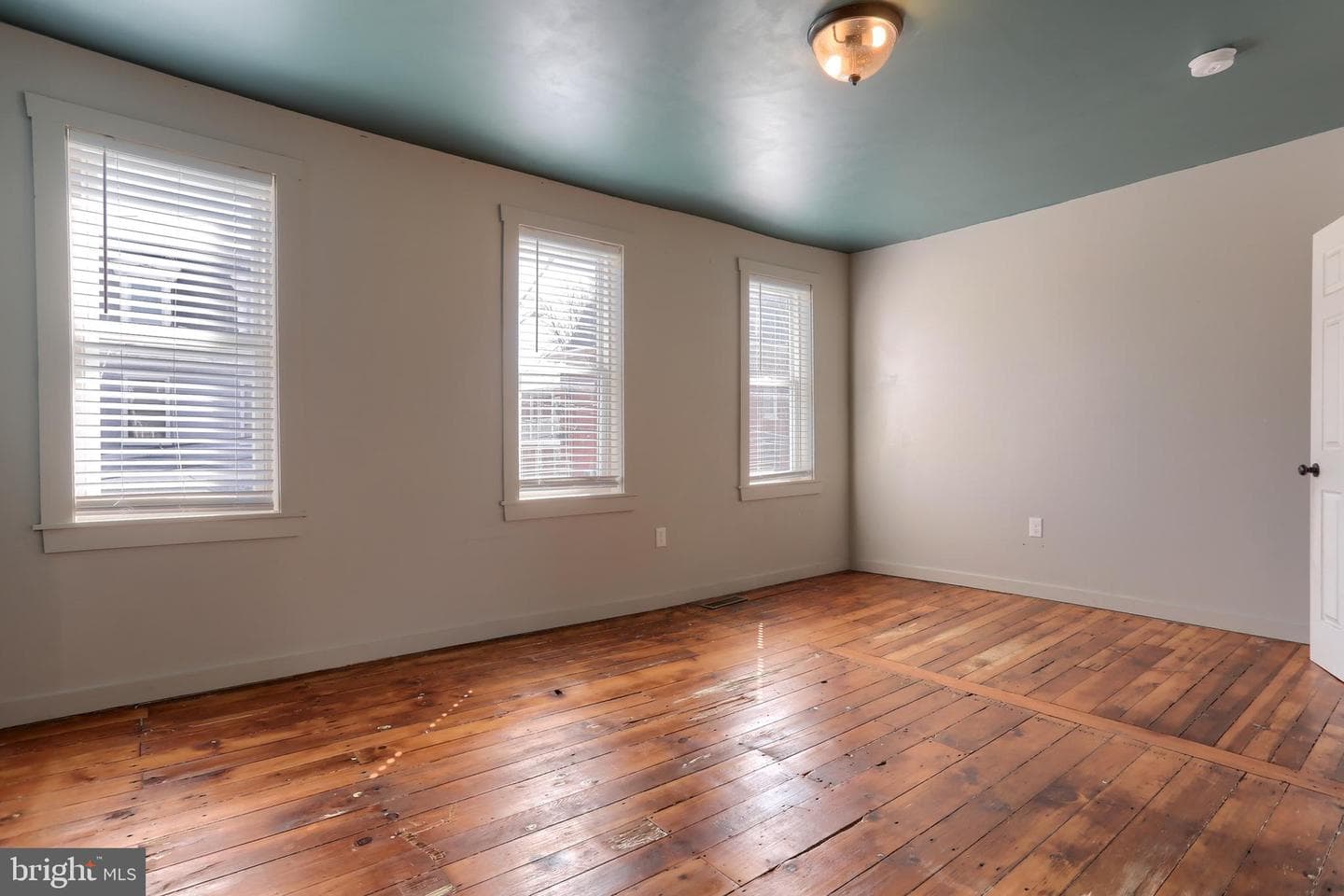 221 W Vine Street photo 19