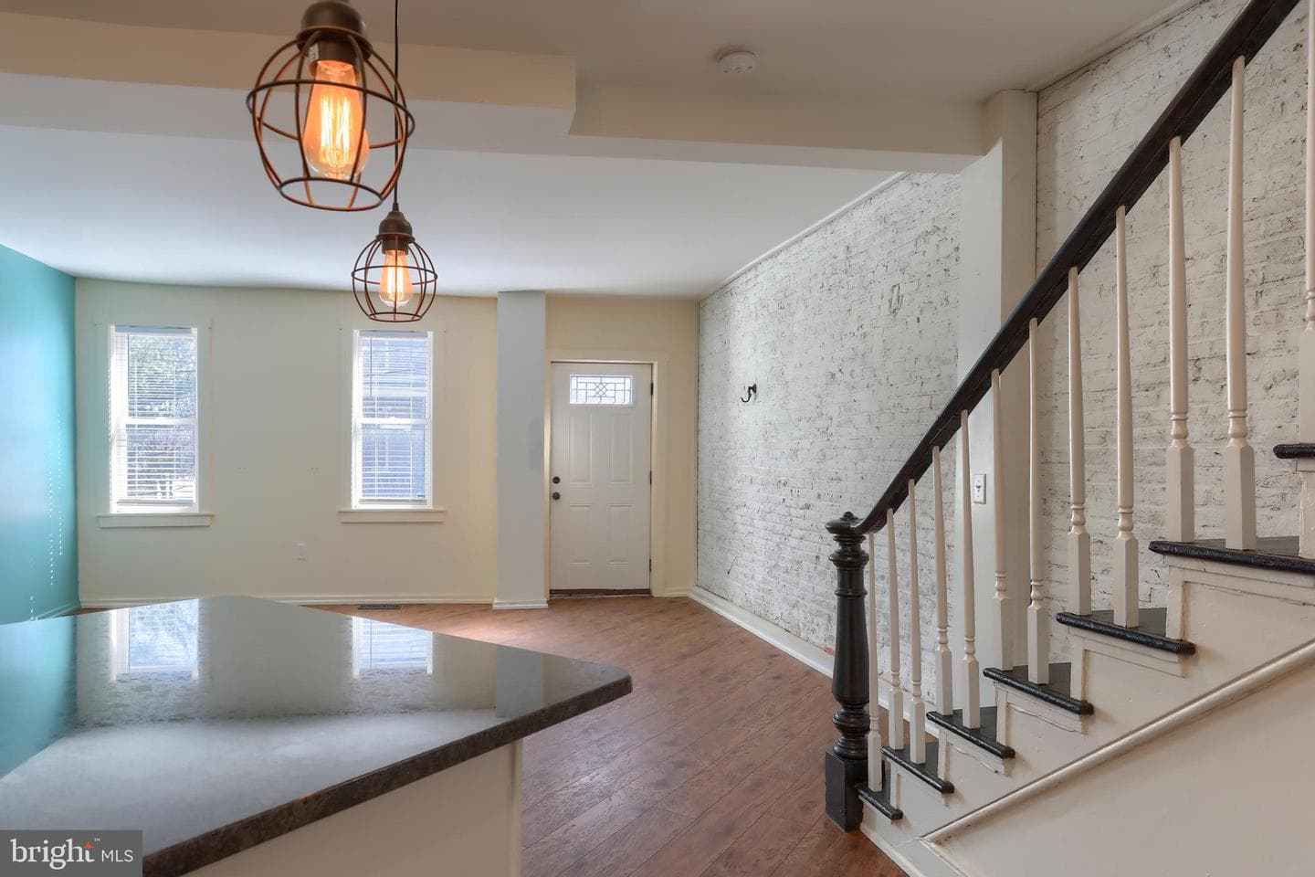 221 W Vine Street photo 2