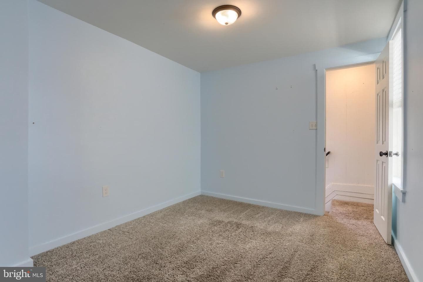 221 W Vine Street photo 24