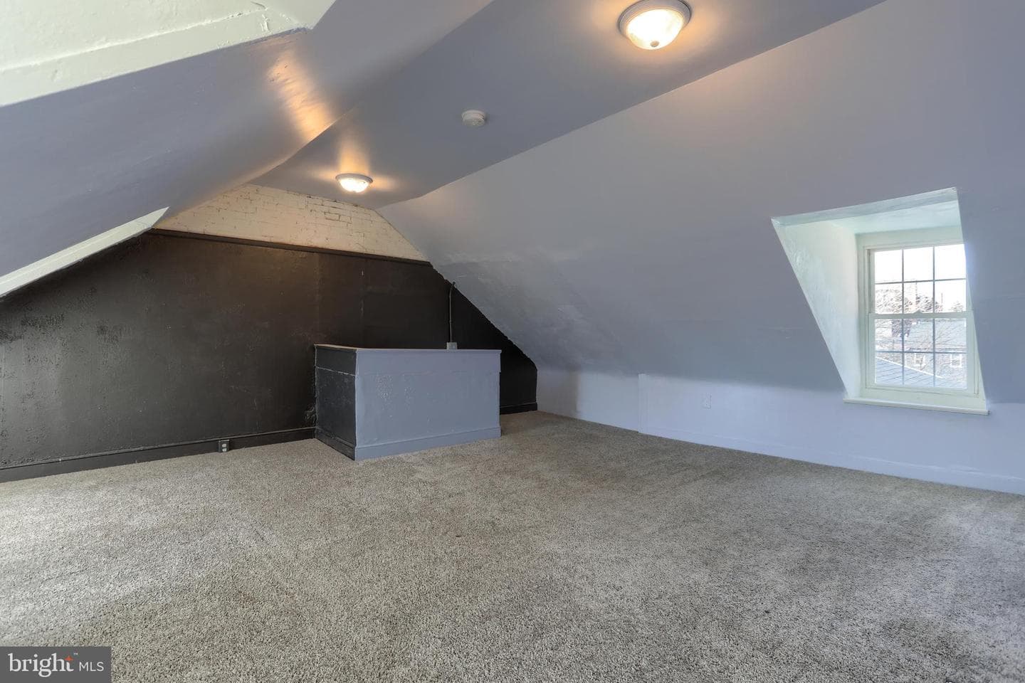 221 W Vine Street photo 30