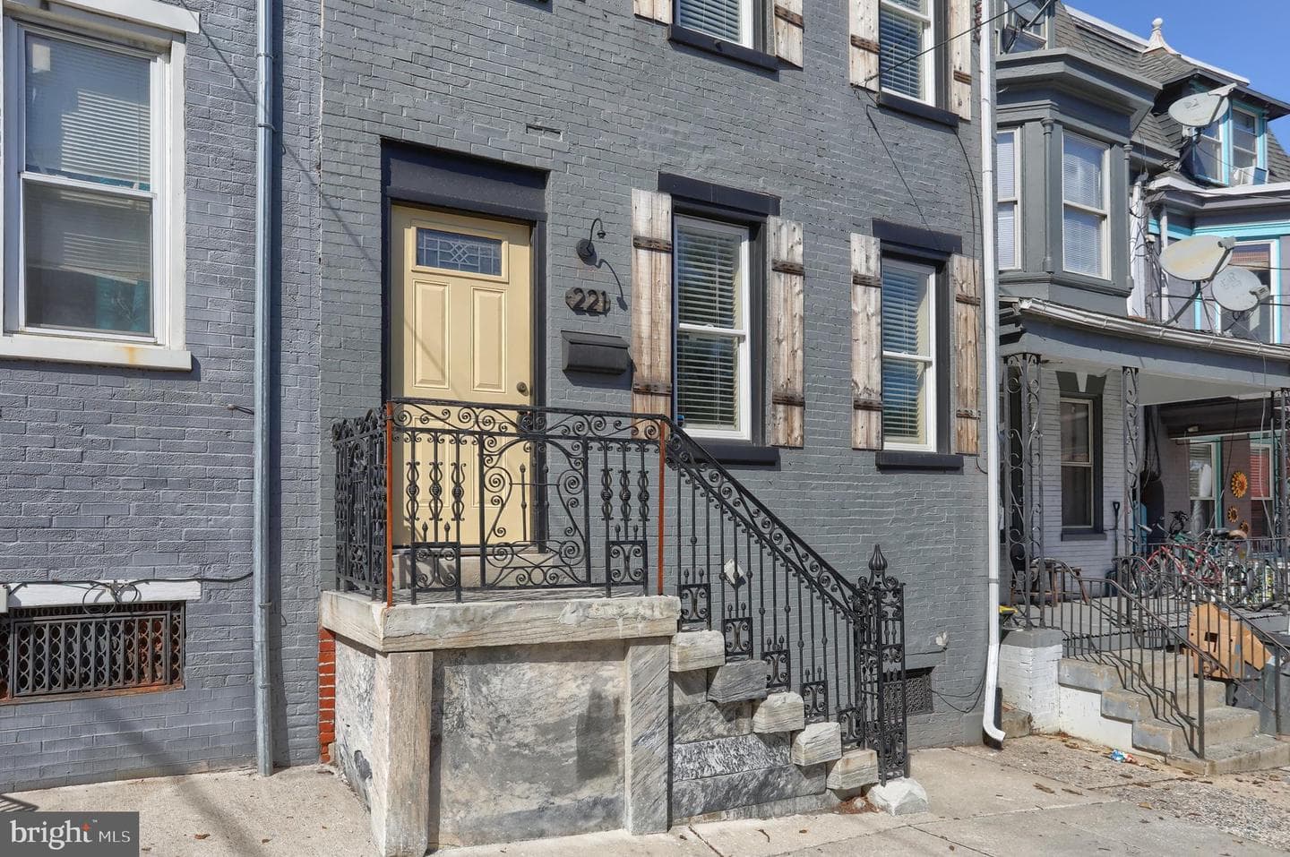 221 W Vine Street photo 38