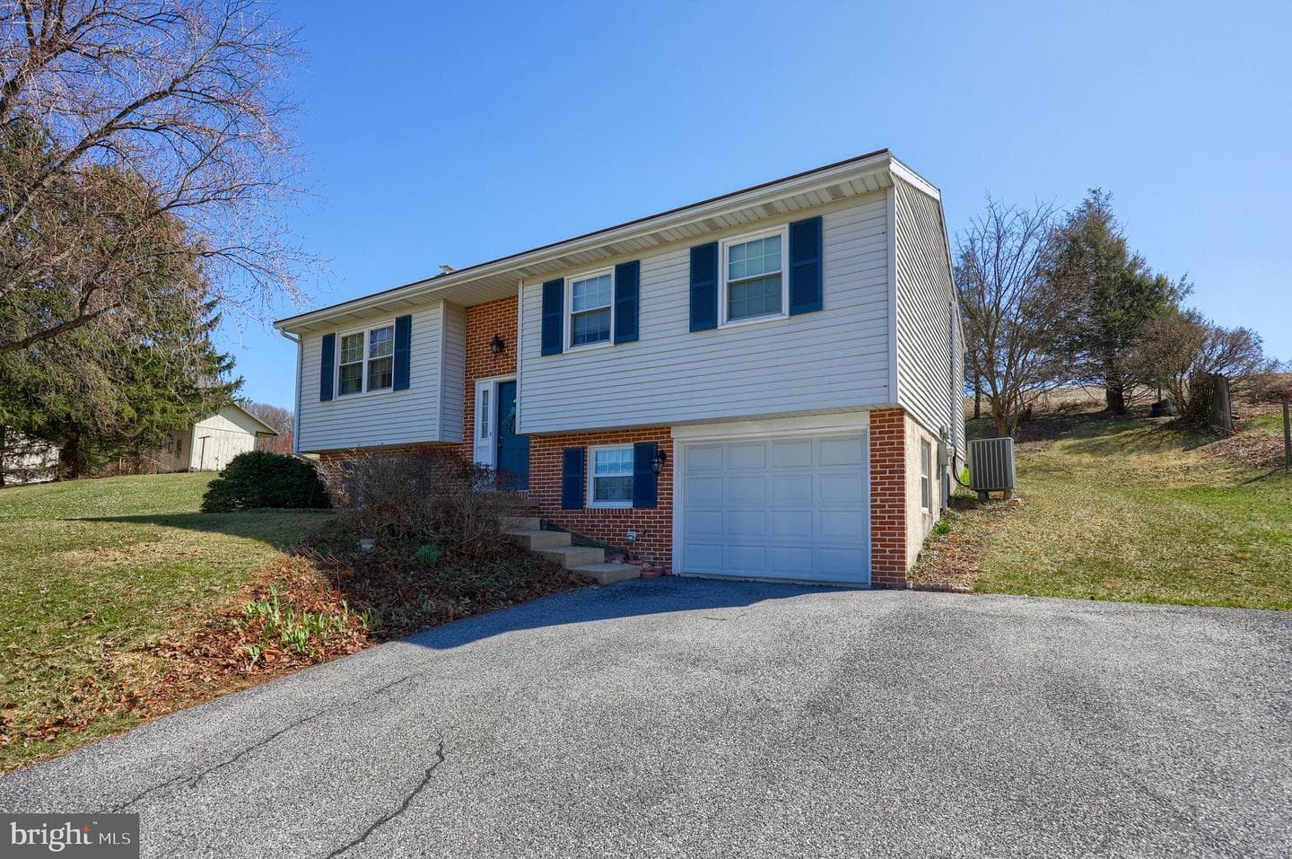 310 Long Lane photo 3