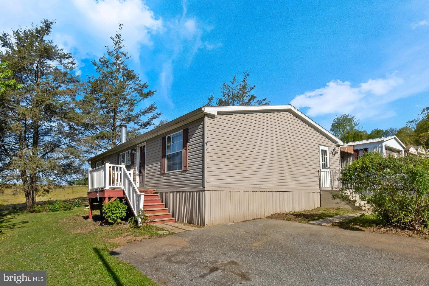 8 Ashton Dr