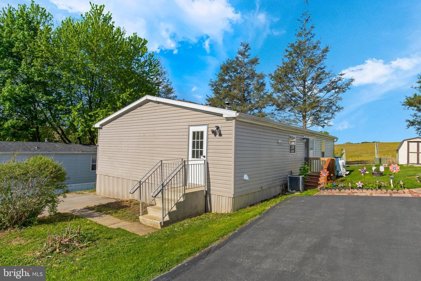 8 Ashton Dr photo 4