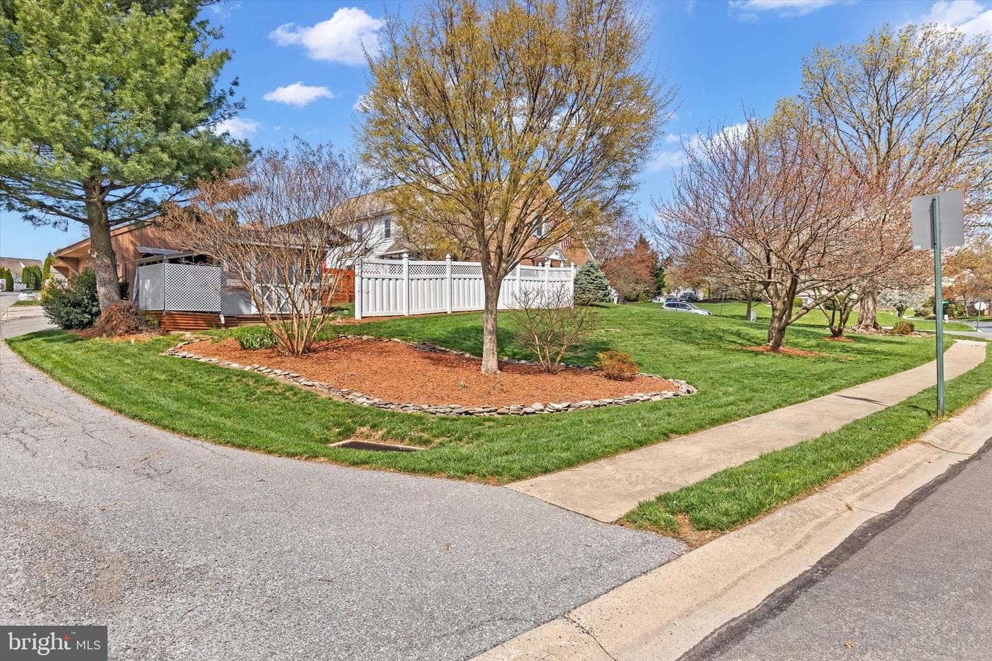 200 Huntington Drive photo 31