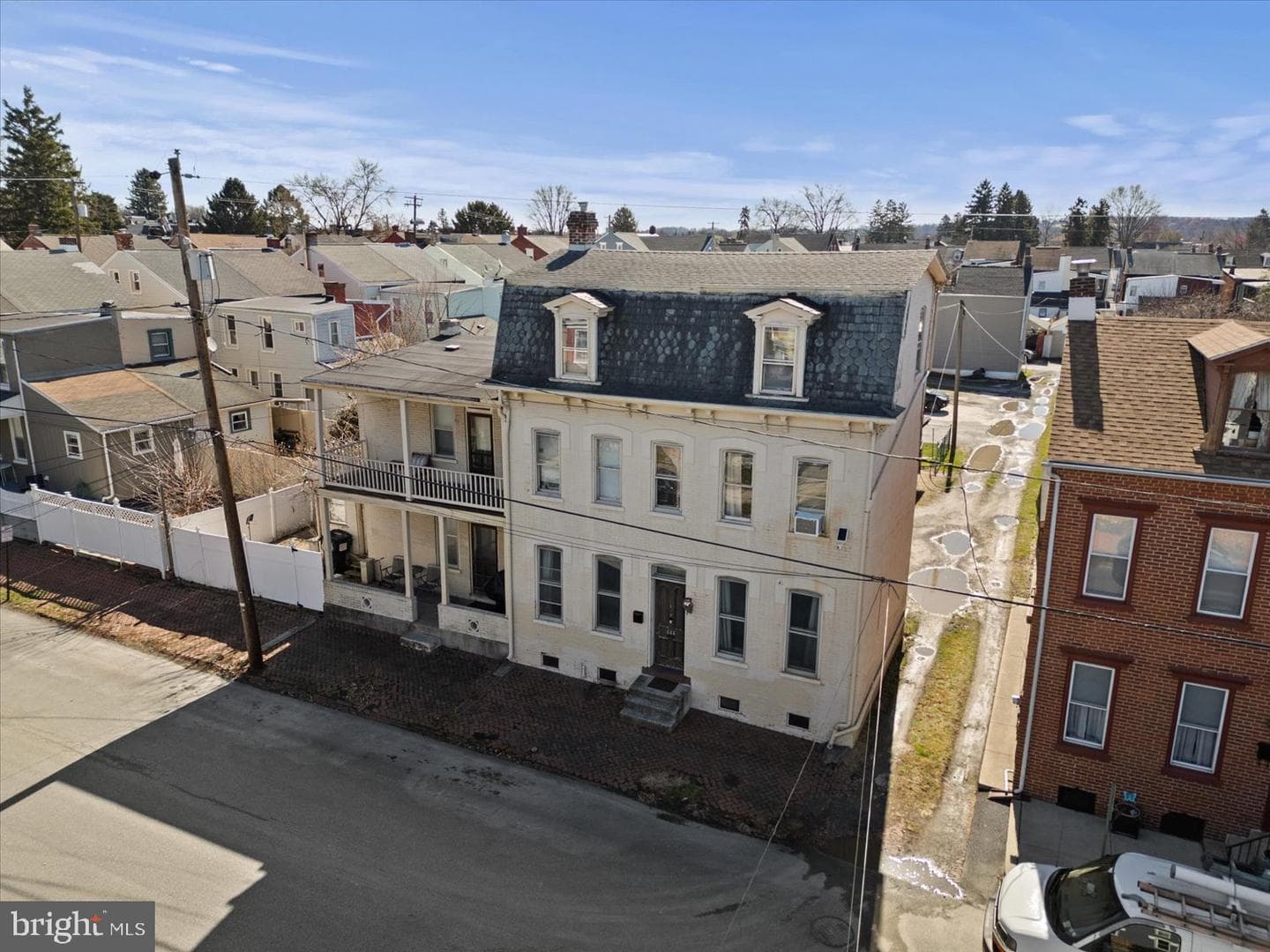 644 Chestnut Street photo 2