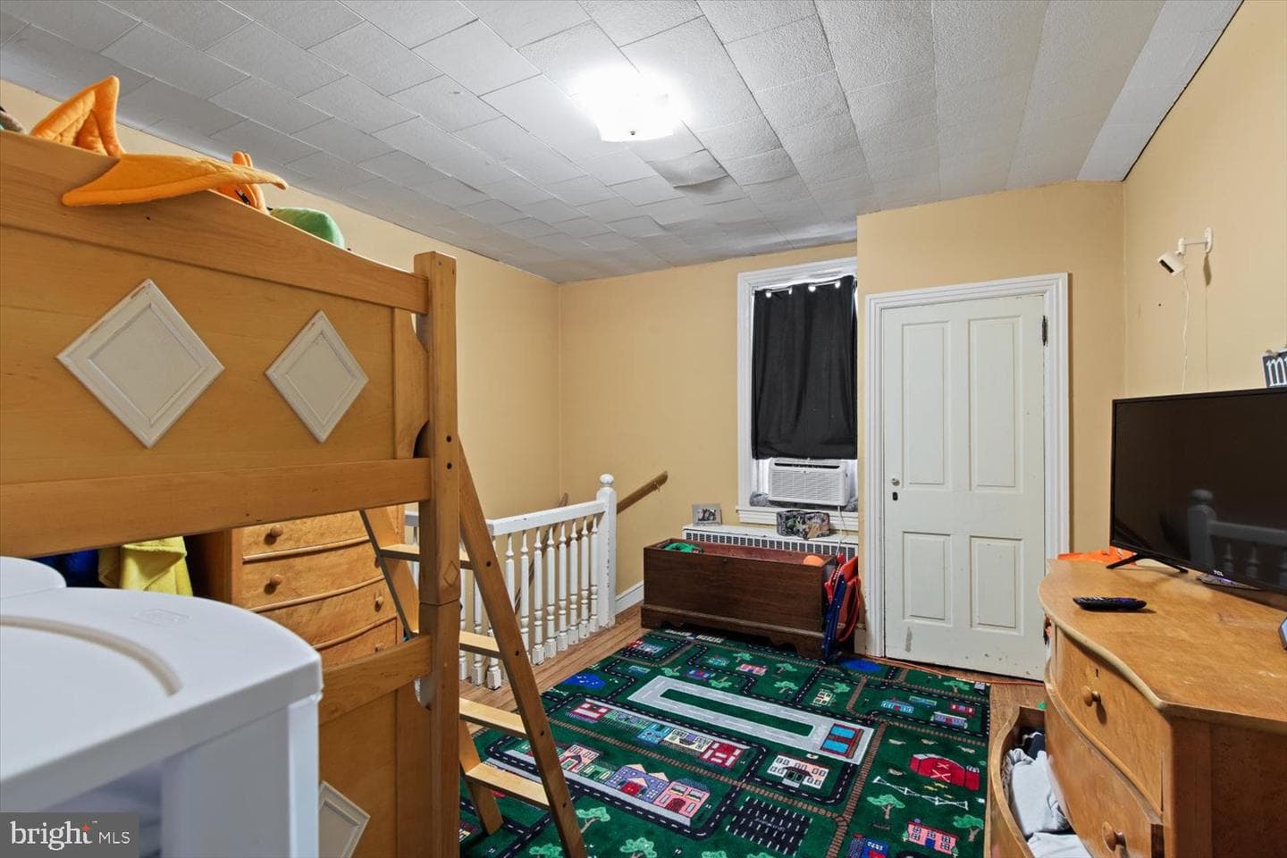 644 Chestnut Street photo 34
