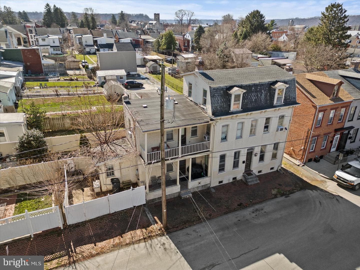 644 Chestnut Street photo 8