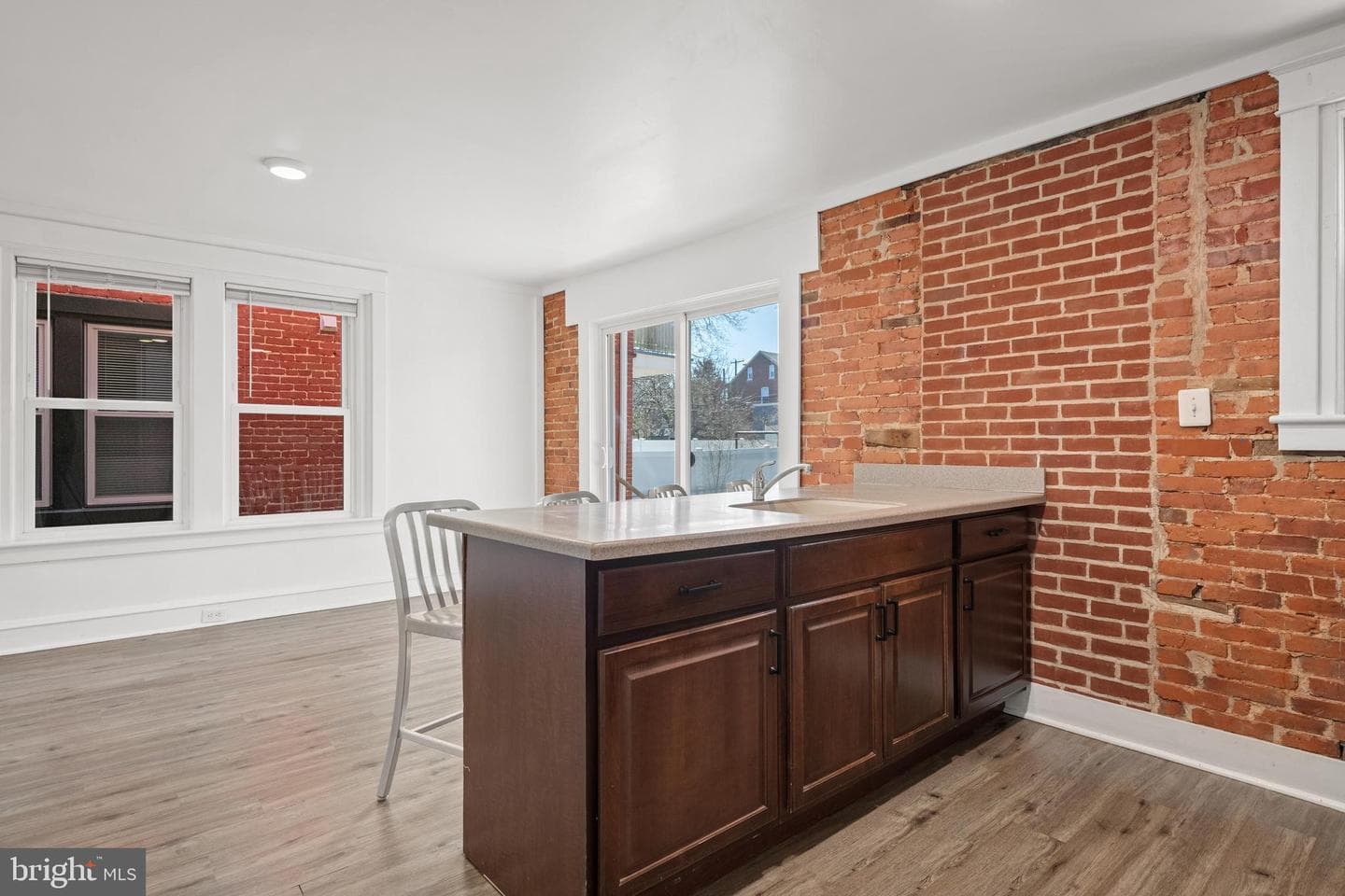 438 E Ross Street photo 13