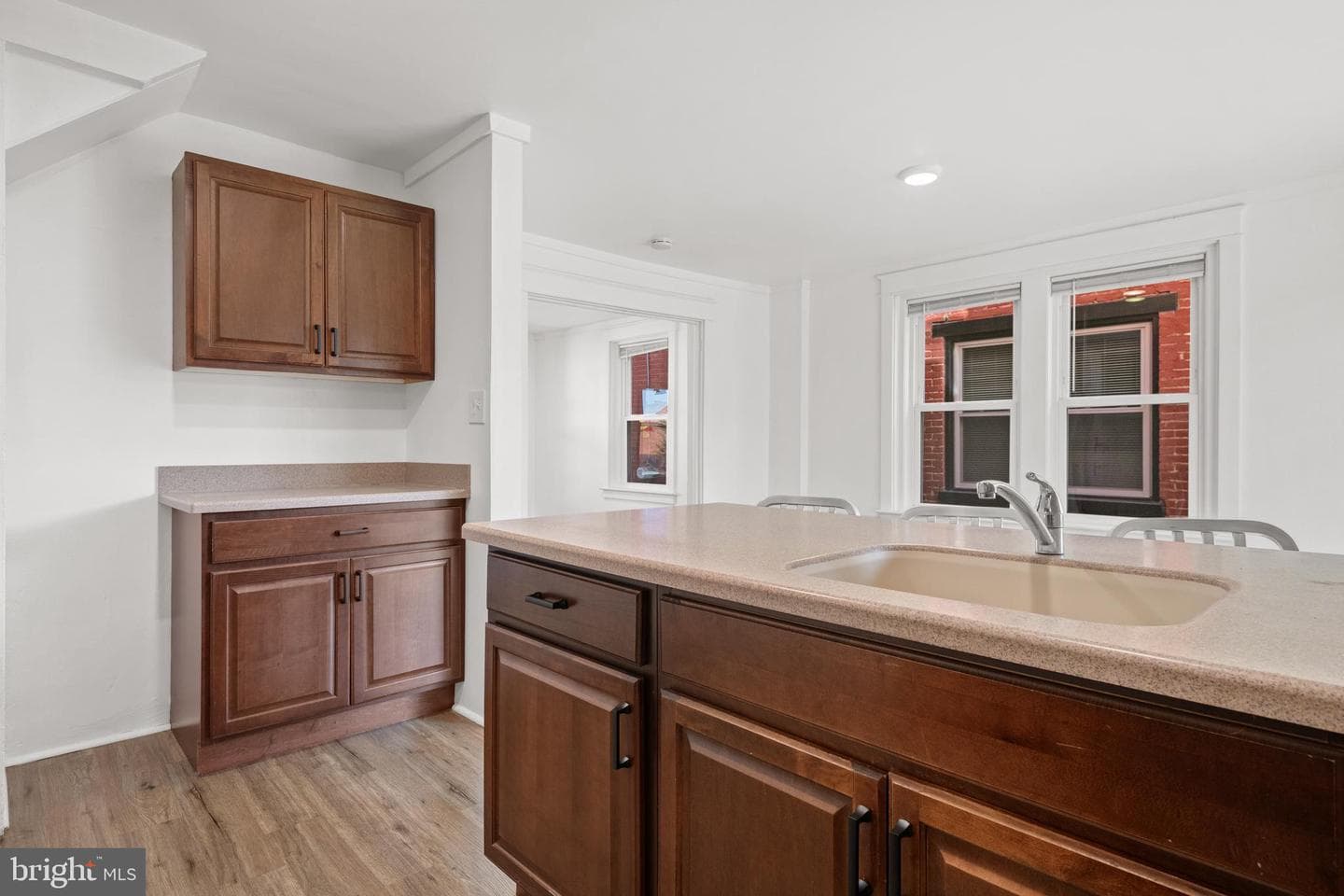 438 E Ross Street photo 15