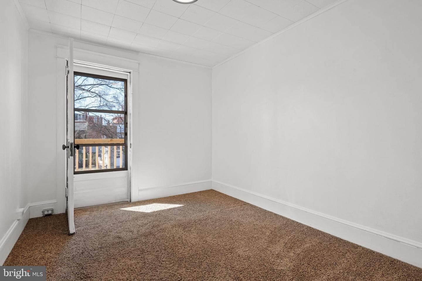 438 E Ross Street photo 21