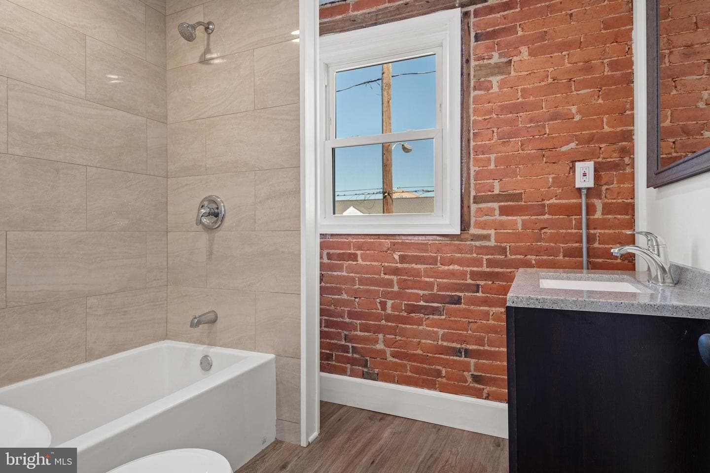 438 E Ross Street photo 25