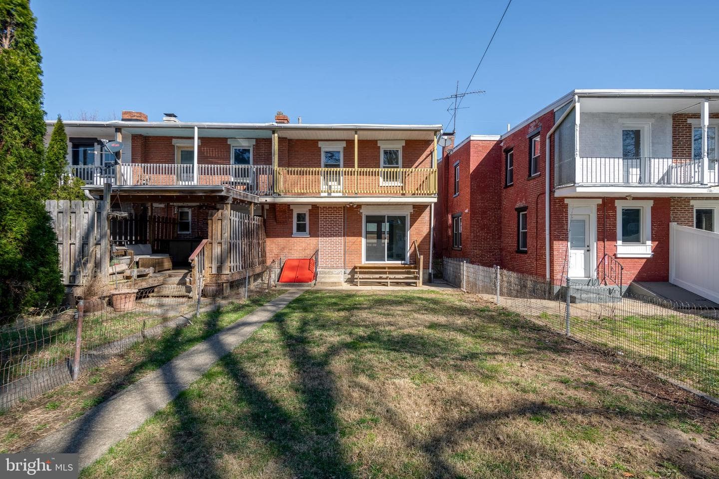 438 E Ross Street photo 32