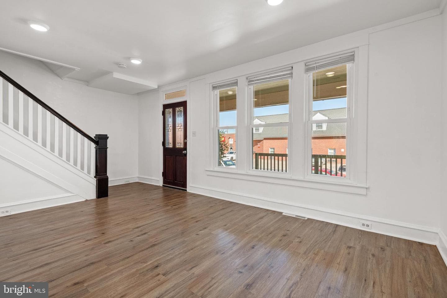 438 E Ross Street photo 6