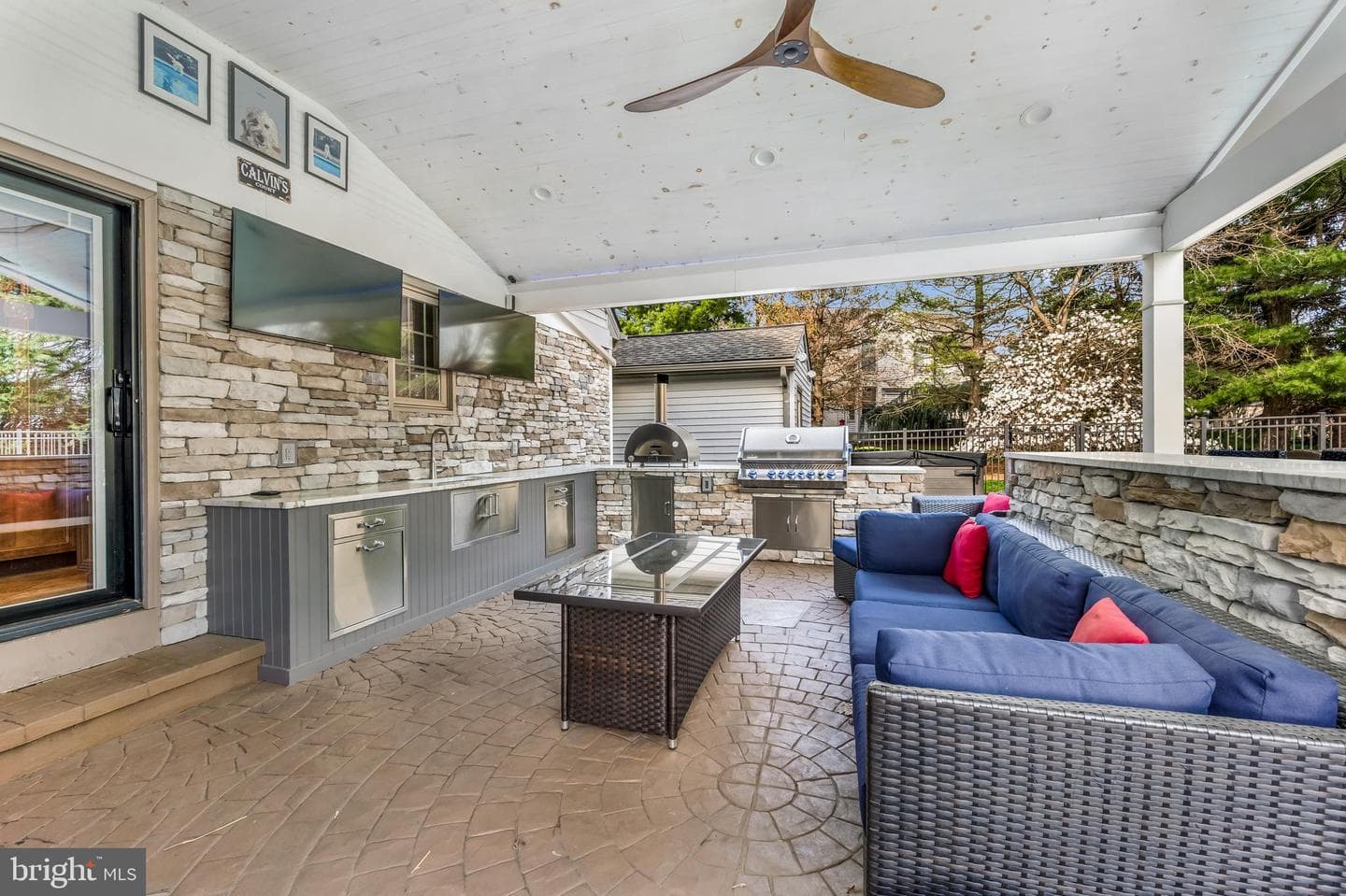 19 Fox Hollow Drive photo 2
