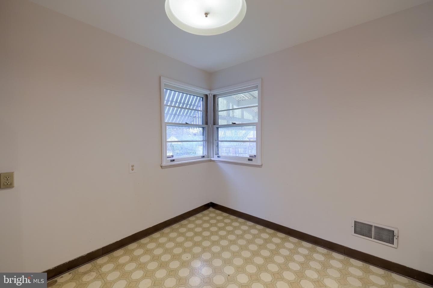 927 Rolridge Avenue photo 15