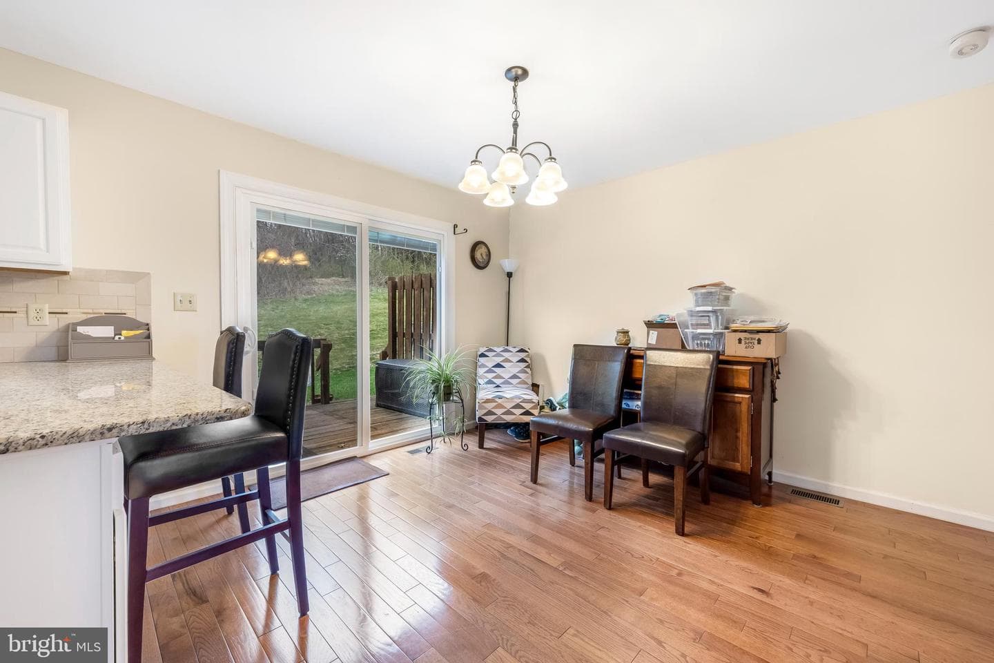 208 Oakridge Drive photo 4